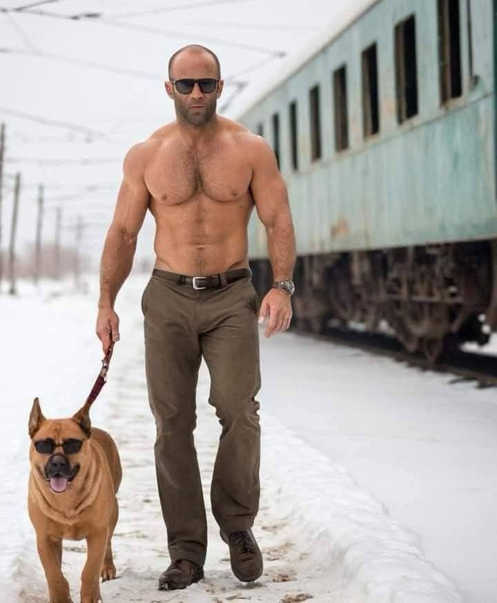 Jason Statham shirtless look